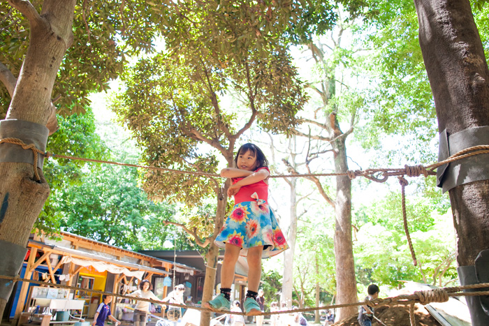 狛江プレーパークの居心地のよさ 緑の中ののびのび遊び場 Hitomi Kosaka Photograph